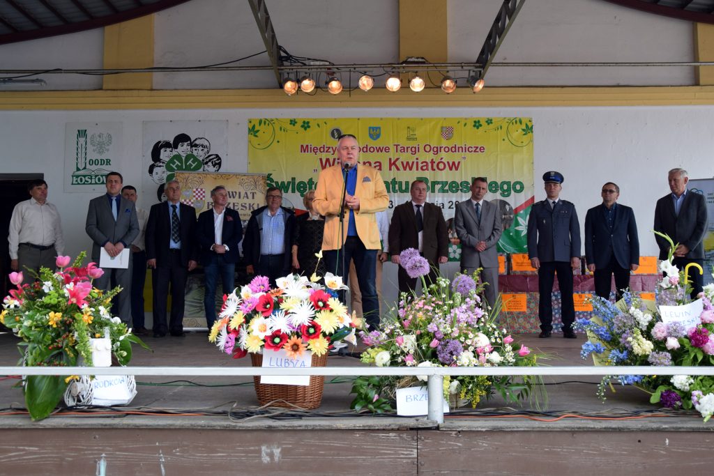 Starosta Maciej Stefański podczas uroczystego otwarcia Święta Powiatu Brzeskiego