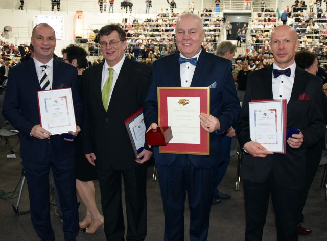 Artur Kotara – Burmistrz Lewina Brzeskiego, Janusz Piotrowicz – właściciel restauracji „Wozownia”, Maciej Stefański – Starosta Powiatu Brzeskiego, Dariusz Banik – rehabilitant z Brzeskiego Centrum Medycznego