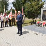 Starosta Powiatu Brzeskiego Maciej Stefański przemawia podczas uroczystości z okazji 75. rocznicy Rzezi Wołyńskiej