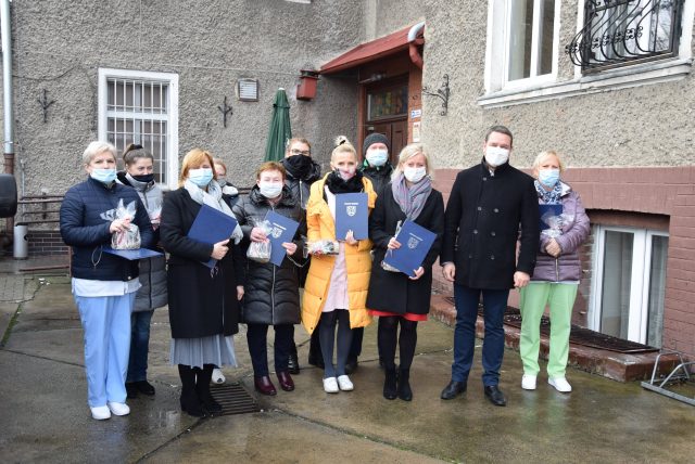 Podziękowania dla pracowników grodkowskiego DPS-u