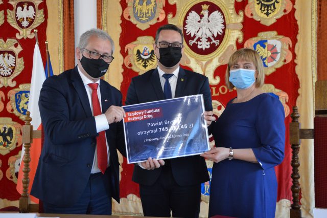 Umowa na modernizację drogi do Prędocina