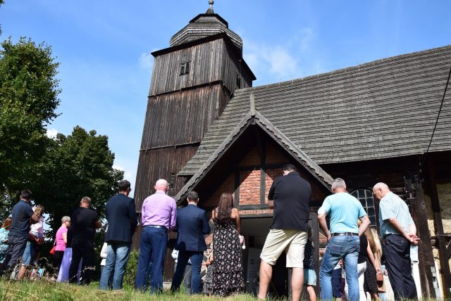 Zwiedzanie kosciola w Oborkach