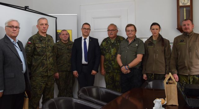 przedstawiciele armii czeskiej u starosty